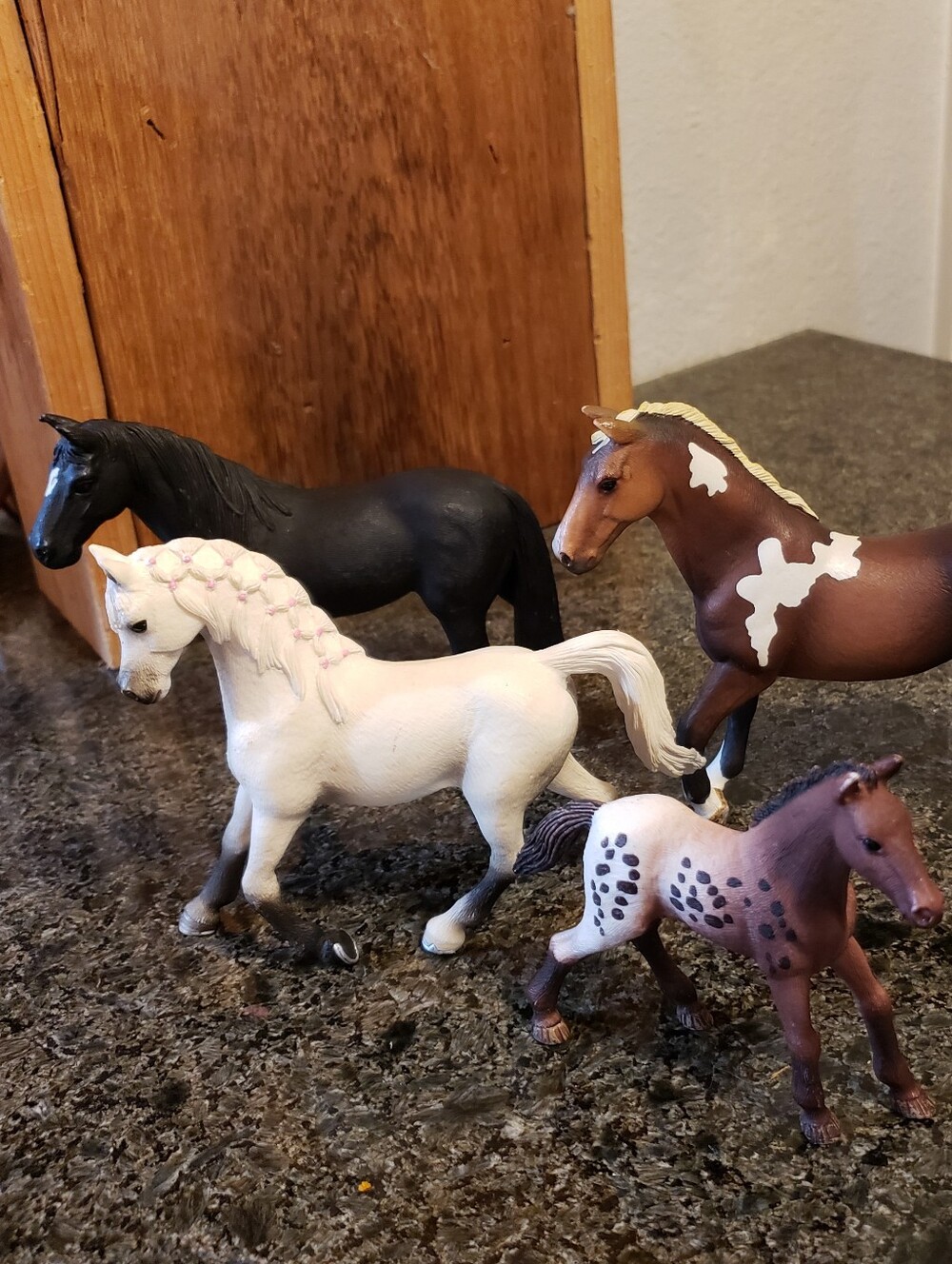 Set Of 4 Schleich Horses Collectables